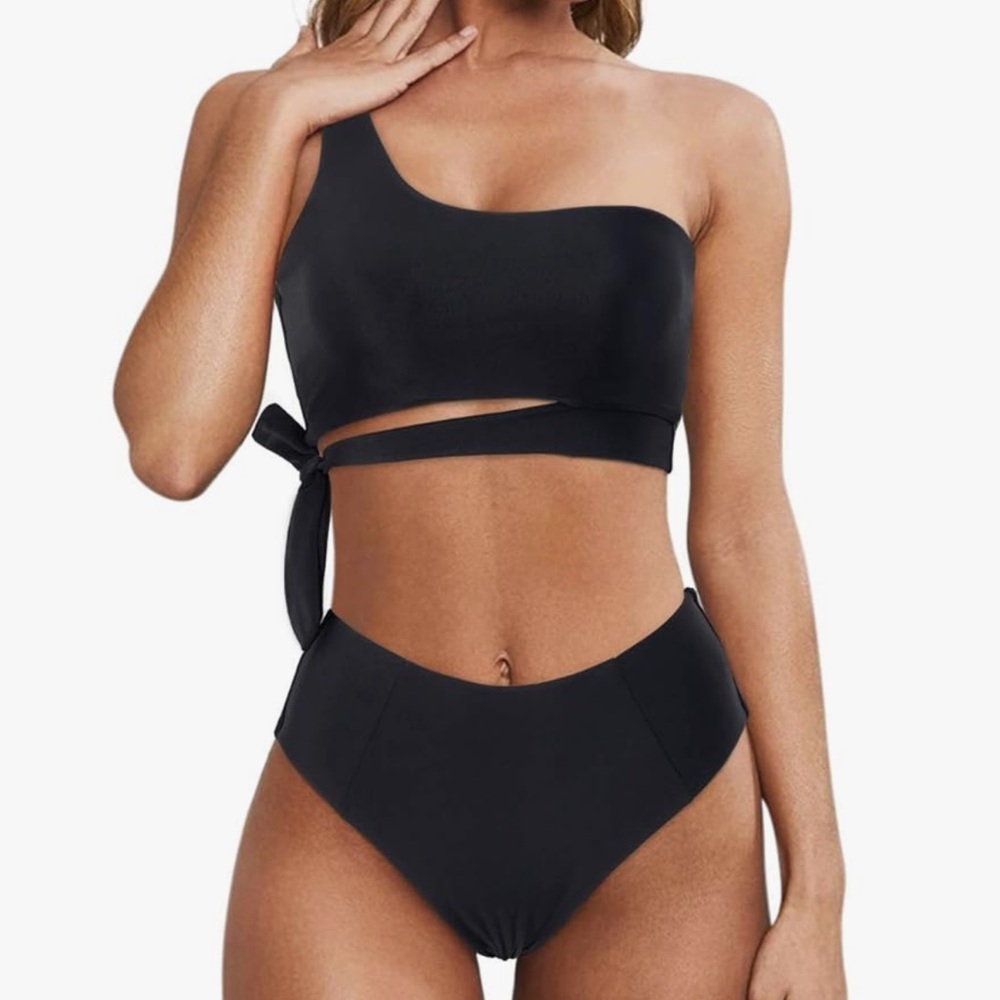 2-piece black bikini - Picture 3 of 3